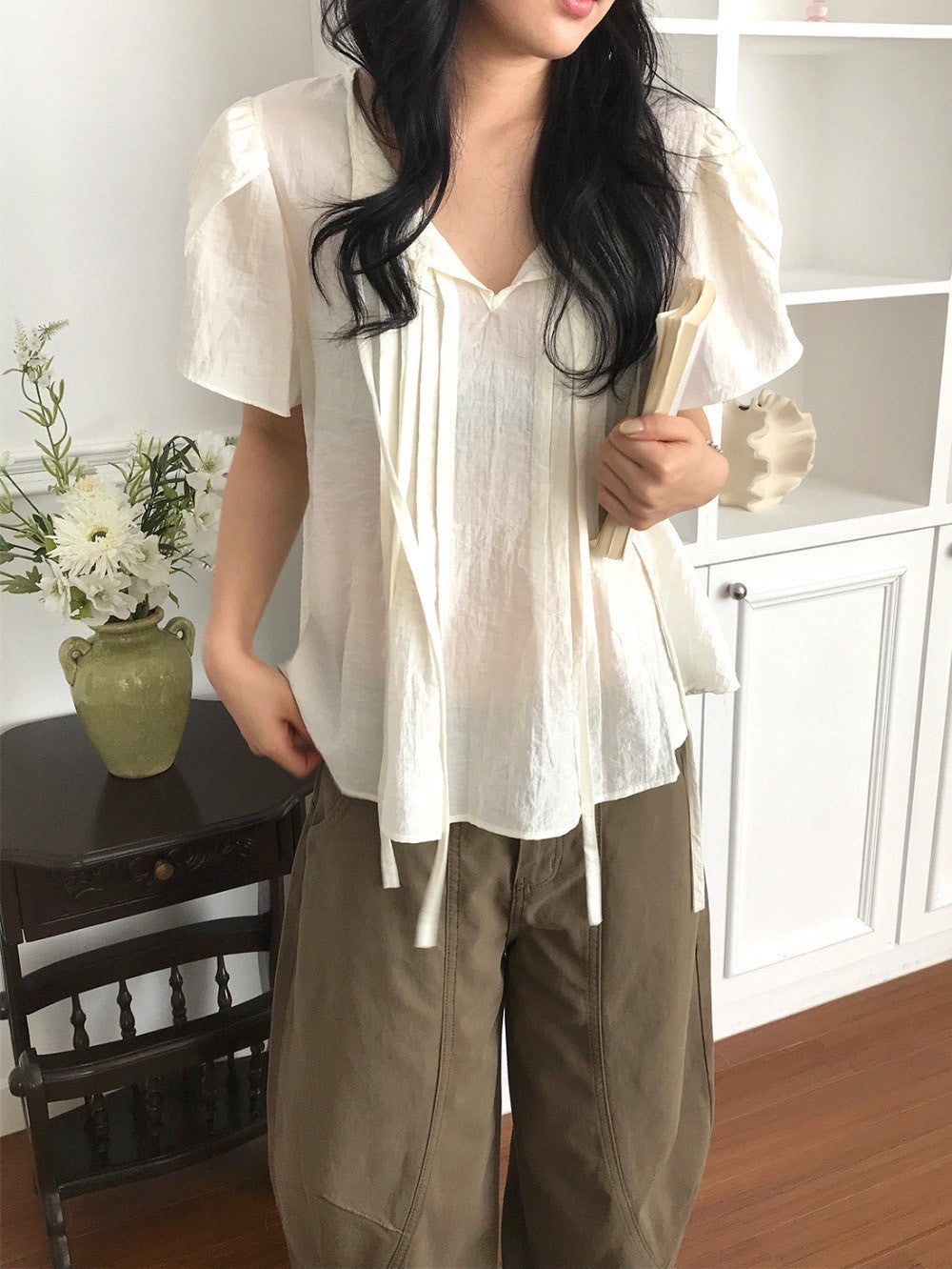 25Aug. 甜美花瓣袖娃娃領襯衫 藍/米杏