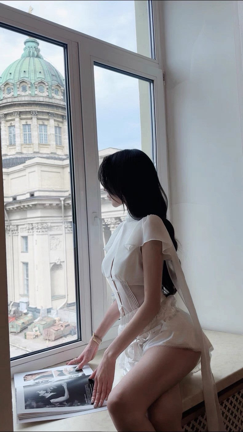 25Aug. guizi*性感縷空收腰飄帶上衣 白