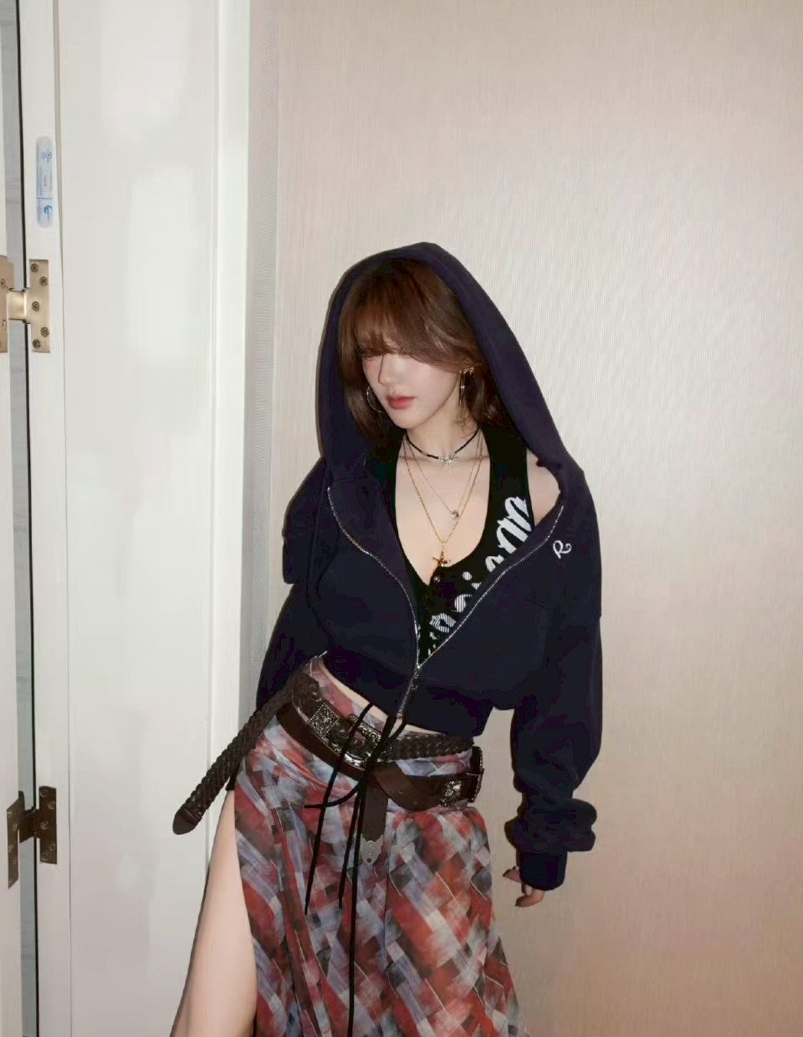 26Apr. *露思演唱會同款*復古辣妹印花綁帶背心 格紋開衩裙