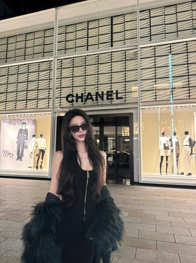 26Jan. 優雅lady溫柔酷颯兼具 舒適滿分金鍊針織背心/半身裙 黑