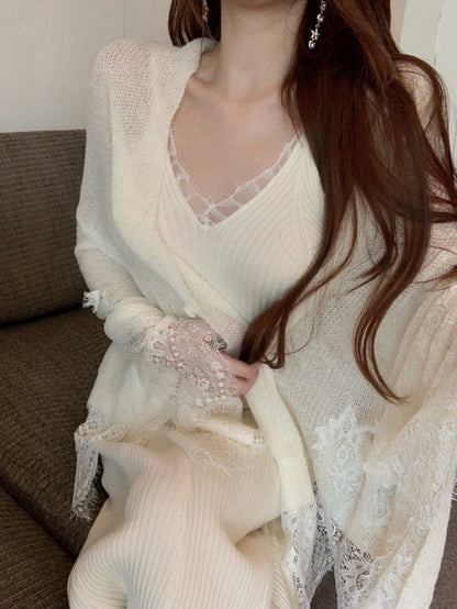 Mar. 氣質柔光 蕾絲海馬絨針織披肩 V領修身連身裙 杏