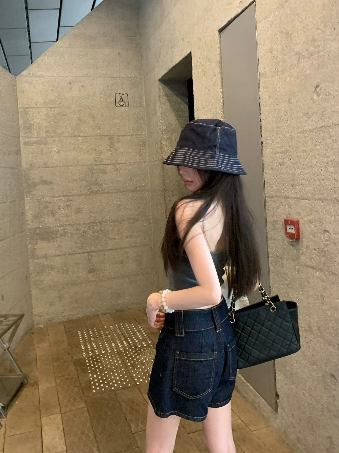 25Oct. 丹寧時光機寬鬆原色高腰牛仔短褲