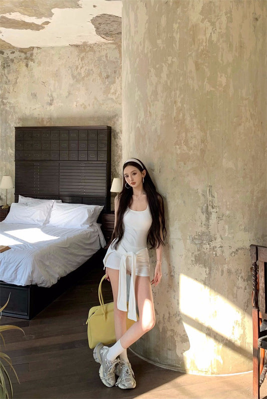 26Apr. 歐美辣妹 彈力背心連體褲套裝 白/黑