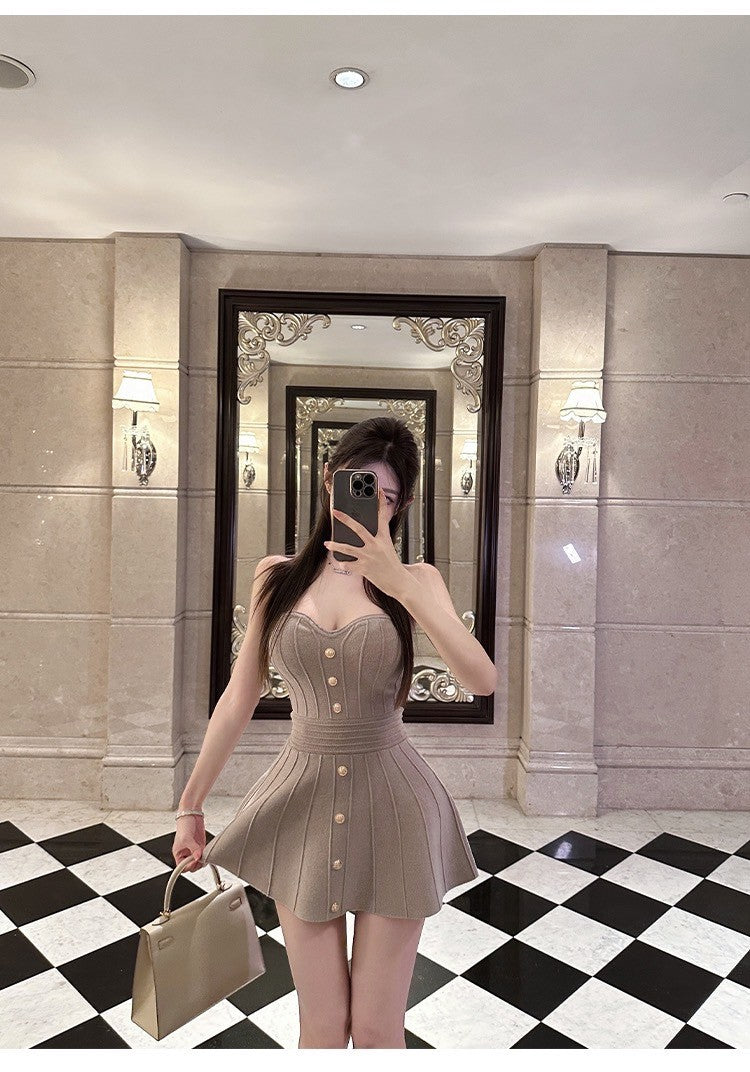 Mar. 溫雅千金 奶藕灰氣質抹胸收腰花瓣連身裙