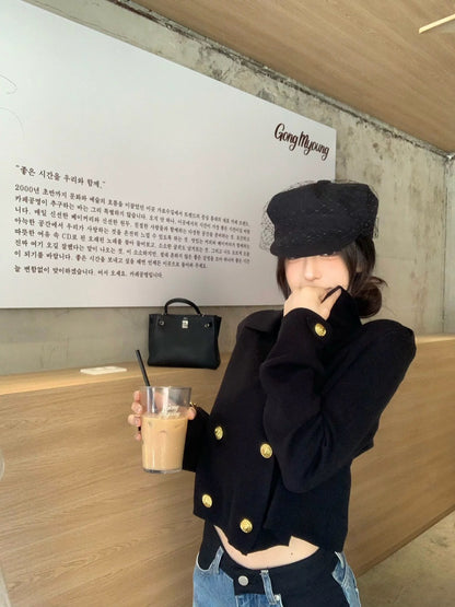 26Jan. 復古千金法式奢華雙排金釦針織外套 黑/白