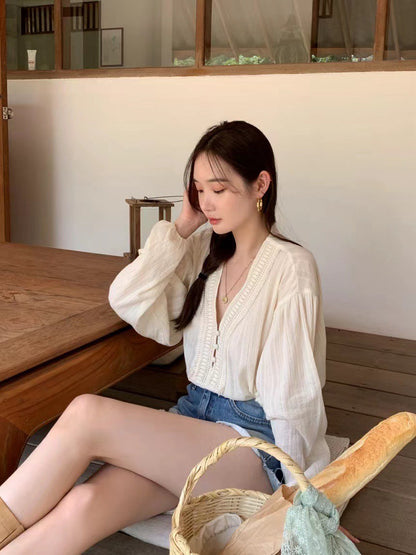 Aug. 波西米娃娃衫V領慵懶肌理紋上衣 米色/黑色