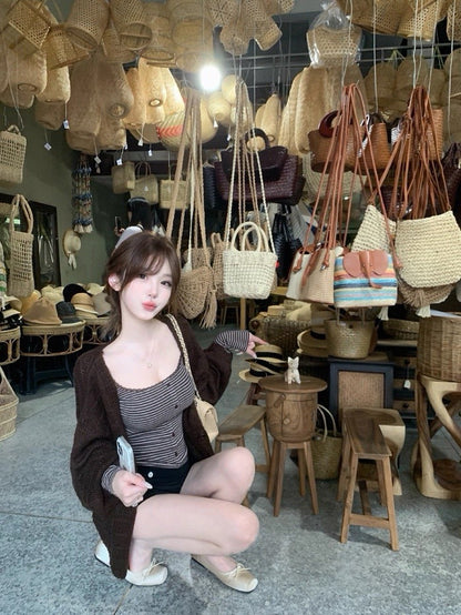 26Apr. 氧氣少女 百搭軟糯大U領條紋上衣 咖條