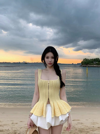 Jun. 休閒芭蕾 方領顯瘦收腰花瓣針織背心 黃