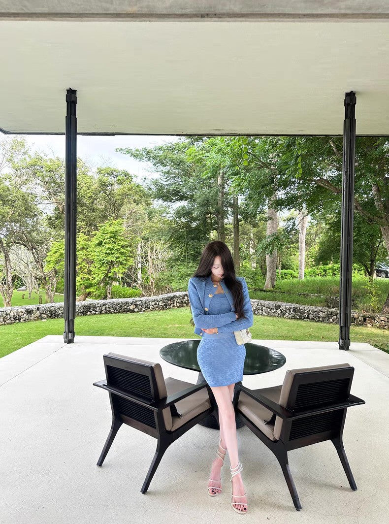 May. 小巴經典版型 立體壓印脖扣式針織背心 半身裙套裝 藍