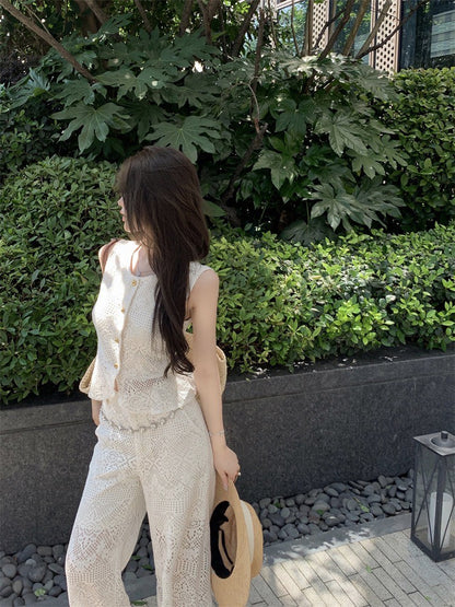 25Aug. 渡假縷空排扣馬甲 同花色高腰休閒褲