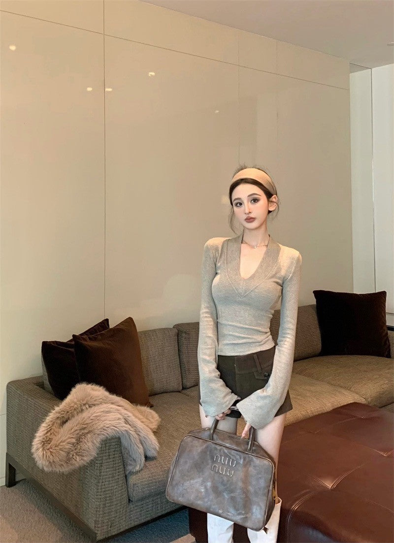 Feb. 極致身材 深V領顯瘦彈力上衣 卡