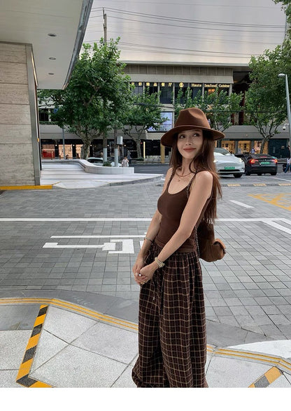 25Aug. 美式慵懶U領肯豆背心 咖