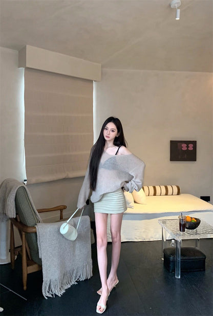26Jun. 霧感美女慵懶透視針織上衣/風琴辣妹皮短裙 卡其色系