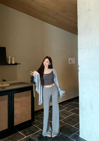 25Aug. 簡約搭鬆弛感一套選 灰色系