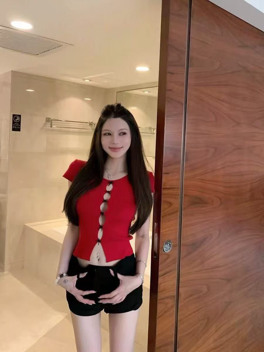 26May. 反叛甜心 撞色縷空性感針織上衣 紅