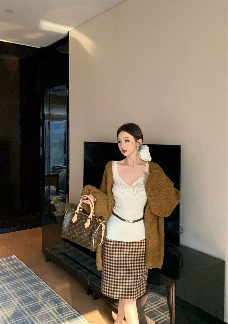 25Nov. 糯糯海馬毛理針織外套 復古針織背心/格紋半身裙