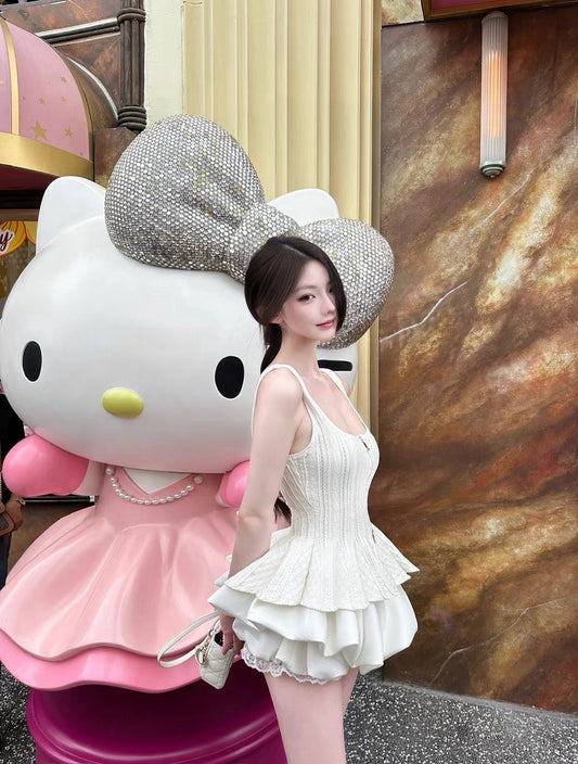 Jun. 休閒芭蕾 方領顯瘦收腰花瓣針織背心 白/黑