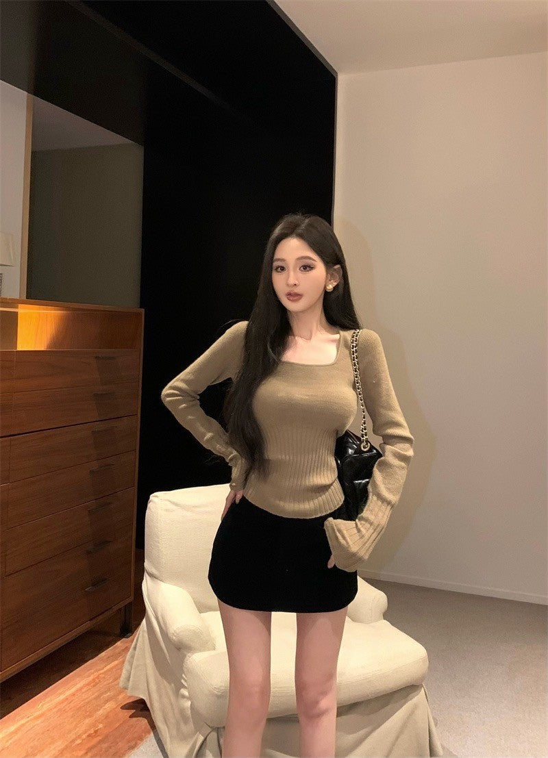 Feb. 復古簡約 方領收腰針織卡色上衣 黑色半身裙