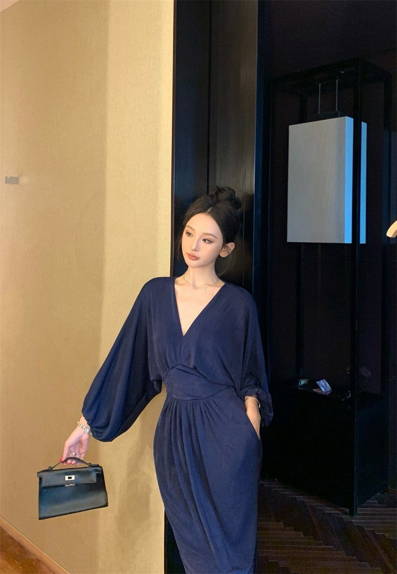 25Aug. 美的很輕鬆氛圍感收腰燈籠袖連身裙 藍紫