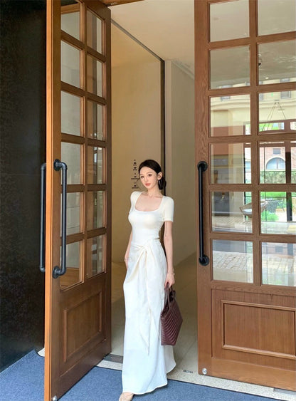 25Jul. 嬌嫩溫柔 絕美掐腰設計半身裙 方領針織上衣