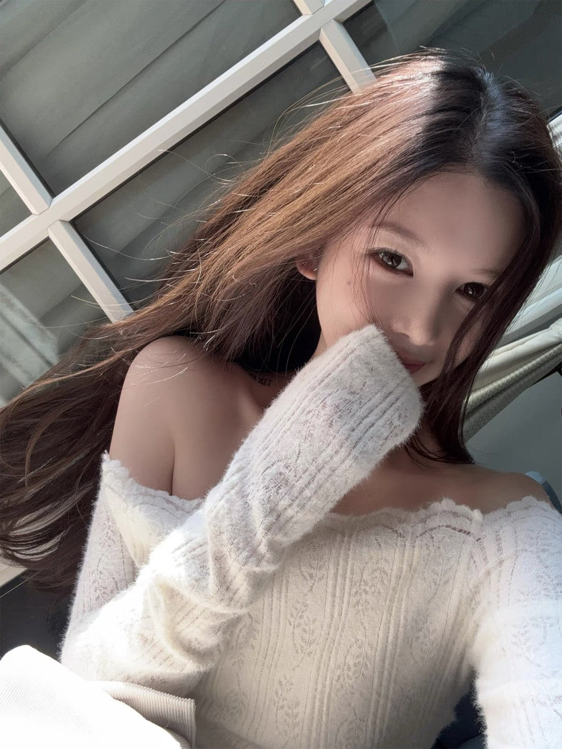 26Jan. 白月光針織蕾絲一字領上衣 杏