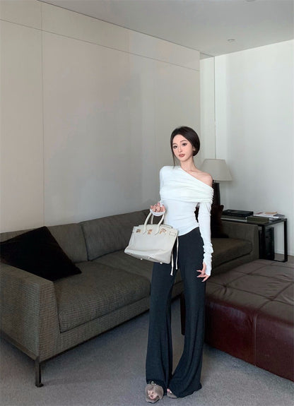 Mar. 優雅法則 斜領抓皺細腰彈力針織上衣 白/黑