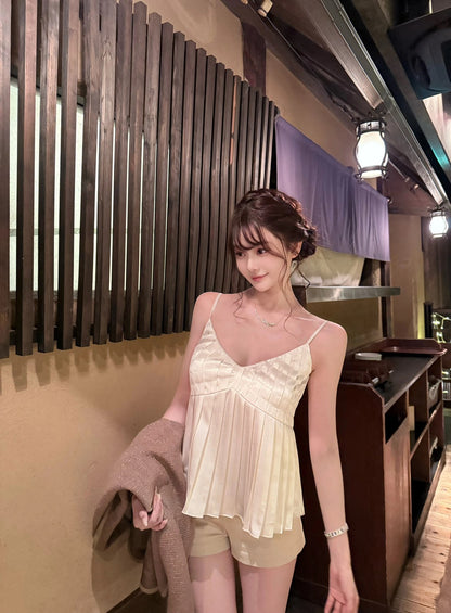 25Dec. 京都貴女法式輕奢米色針織開衫/緞面重工背心/修身米色短褲