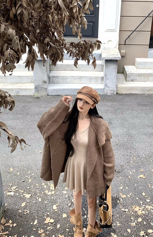 25Dec. 冬日氛圍基礎百搭針織收腰花瓣裙2色 大女主翻領外套 短版系列