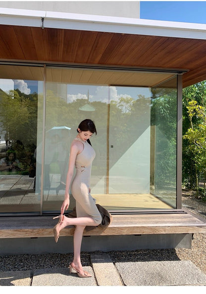 25Nov. 人間香榭2.0腰部縷空針織連身裙 卡其