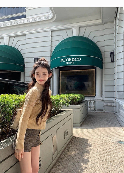 25Dec. 高智小圓33綿羊混毛翻/立領兩穿針織 淺卡其