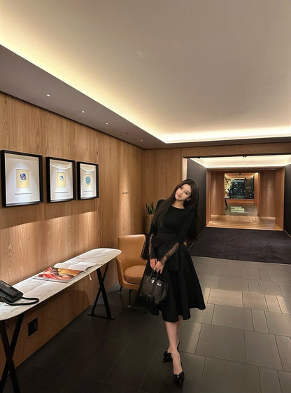 Mar. 天鵝挽夢 氣質法式蕾絲喇叭袖修身上衣 黑/灰