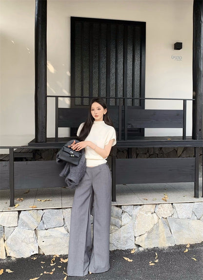 25Dec. 冬衣百穿微高領泡泡袖針織上衣 杏白/灰