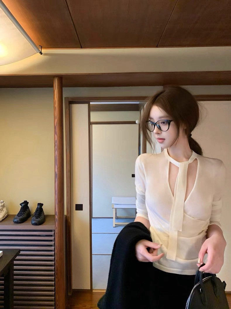 26Jan. 水羊絨性感交錯V領上衣 黑/白