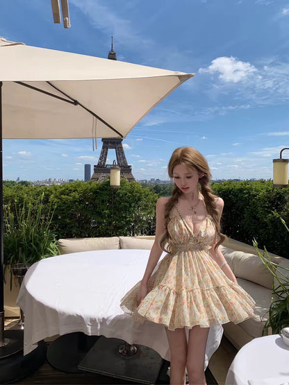 26Jul. 南法莊園渡假碎花露背洋裝 白黃花/藏藍