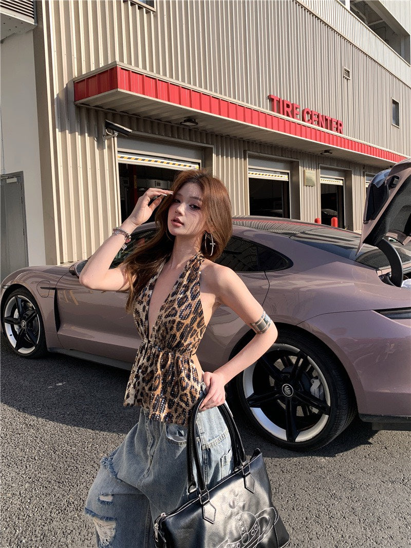 Jun. 曼谷city辣妹花紋亮片露背上衣 不規則刷破闊腿牛仔褲