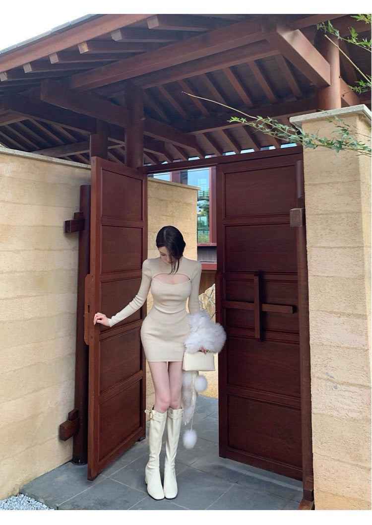 25Nov. 心動約會小心機縷空針織包臀裙 燕麥色