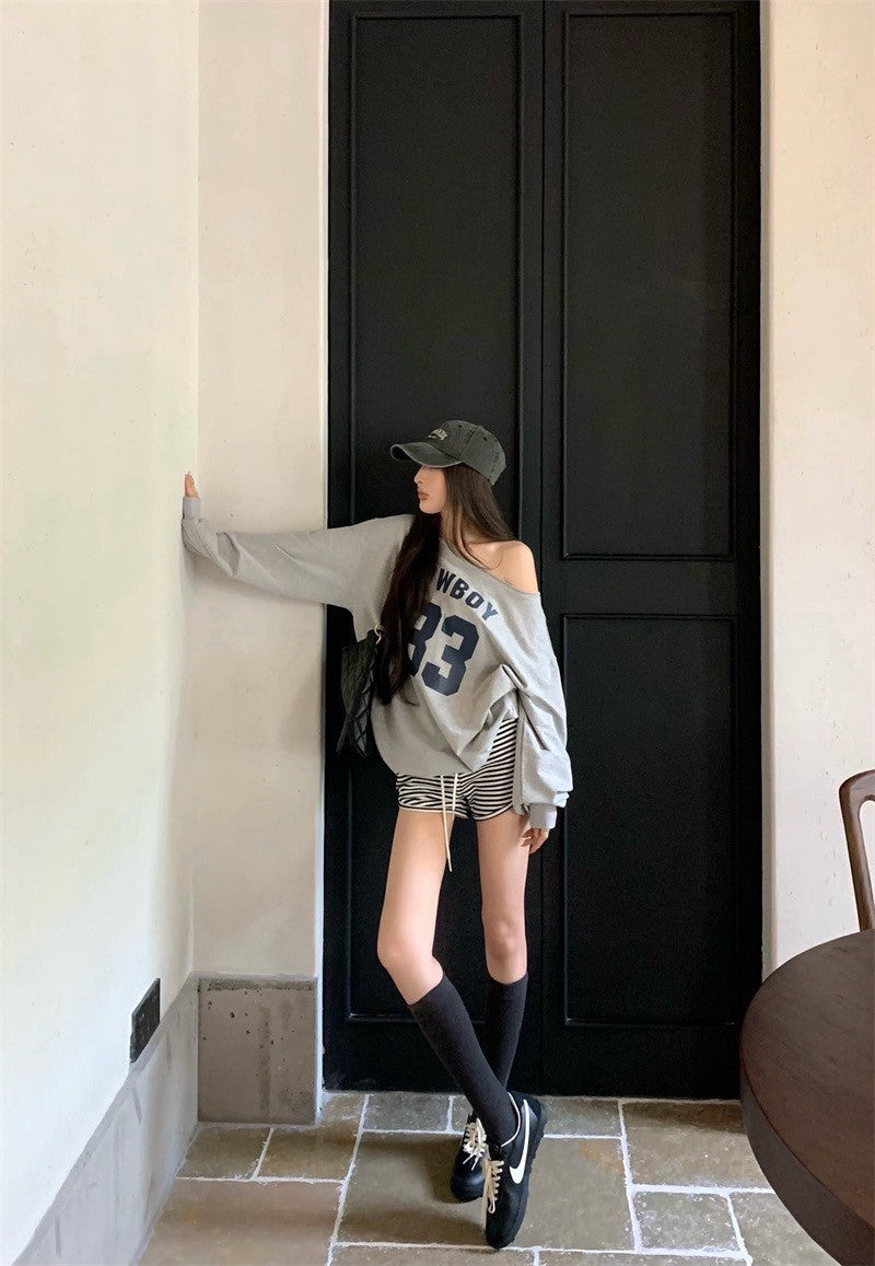 25Jul. 日常鬆弛感斜肩撞色字母衛衣 灰