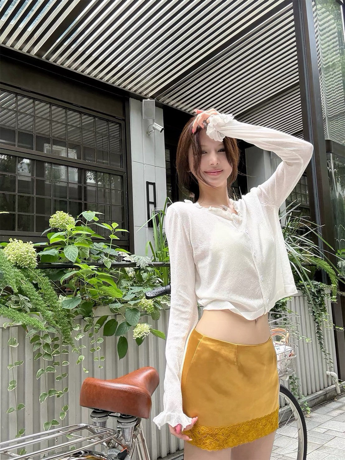 26Oct. 莉莉珍珠光氣質蕾絲緞面半身裙 白/金