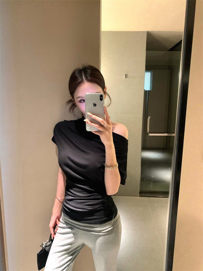 May. 輕氧週末 不規則斜肩蘯領上衣 黑/白 灰色休閒長褲