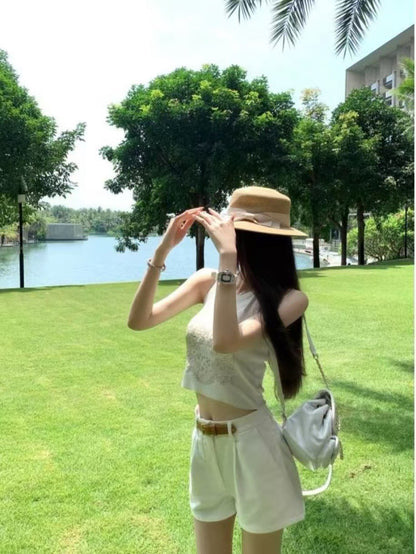 26Oct. 莊園蝶夢白色 金刺印花針織背心