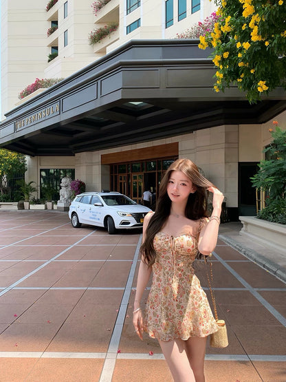 26Jun. 氣質繁花映夏碎花小短裙