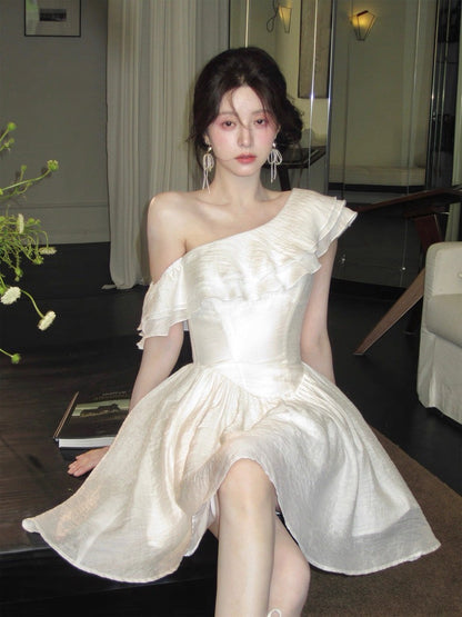 25Aug. 高光時刻法式斜領荷葉收腰連身裙 短款/長款