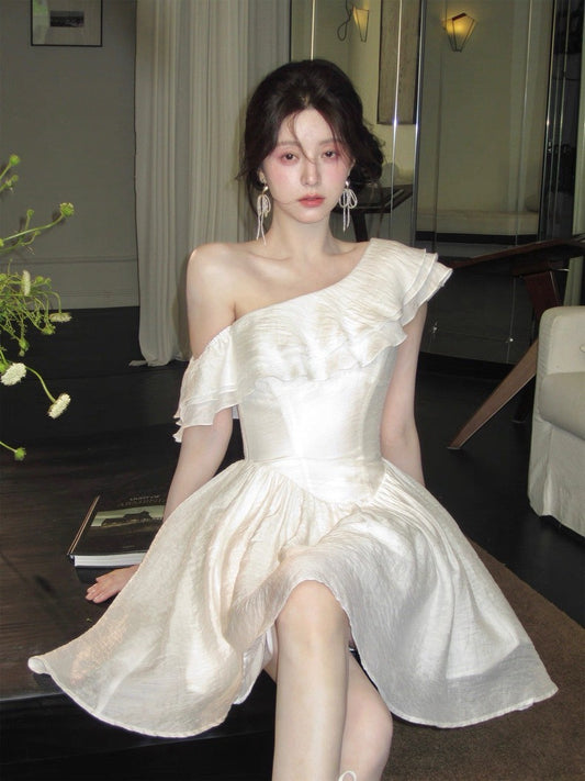 25Aug. 高光時刻法式斜領荷葉收腰連身裙 短款/長款