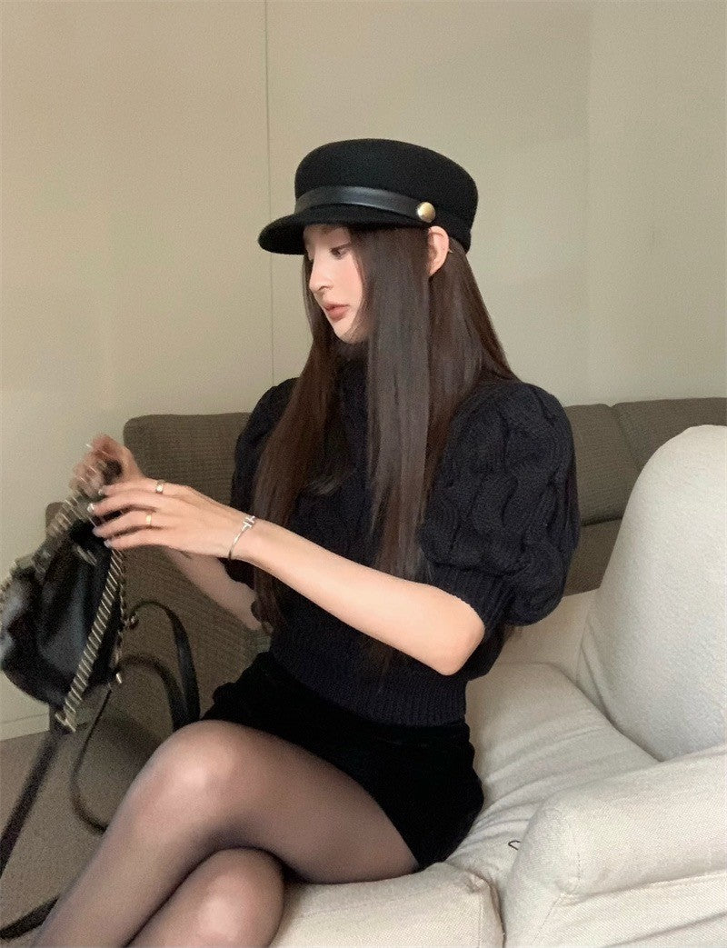 Feb. 俄羅斯娃娃 泡泡袖高領五分袖針織上衣 黑色A字裙