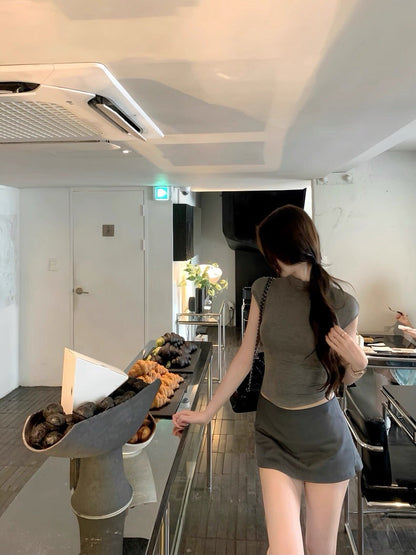 25Aug. 高智姐感穿搭 好版型修身背心款/T恤款 灰色