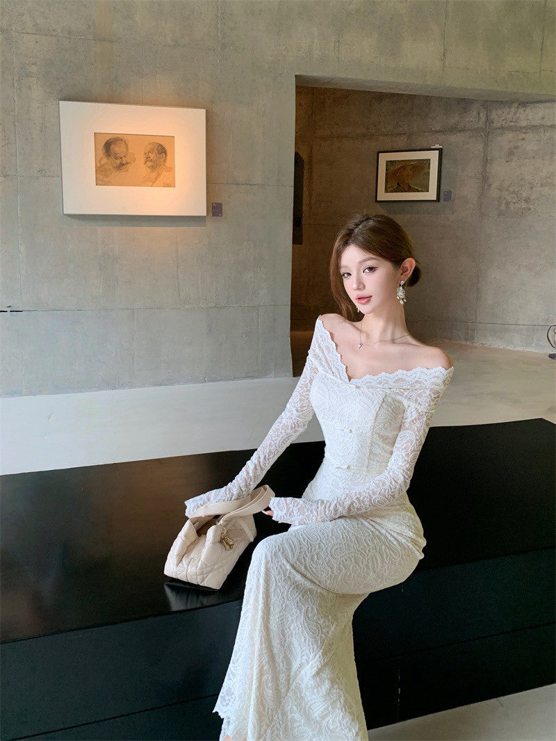 26Feb. 剪裁美學一字V領定位美鎖骨蕾絲開叉洋裝