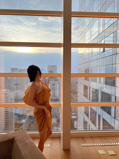26Apr. S*lp時髦貴婦 緞面斜領荷葉金色連衣裙