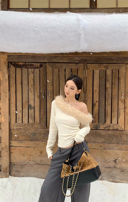 26Jan. 香肩反叛一字領毛毛長袖上衣 杏