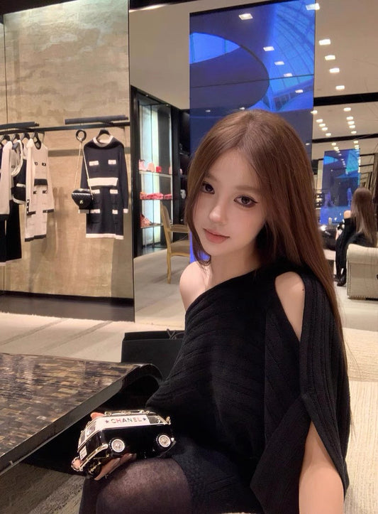 26Jan. 高級感秀款慵懶不規則剪裁披風毛衣 黑/白