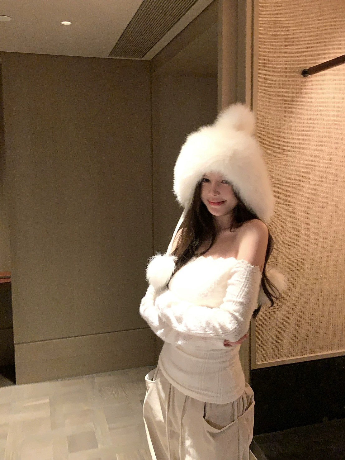 26Jan. 白月光針織蕾絲一字領上衣 杏